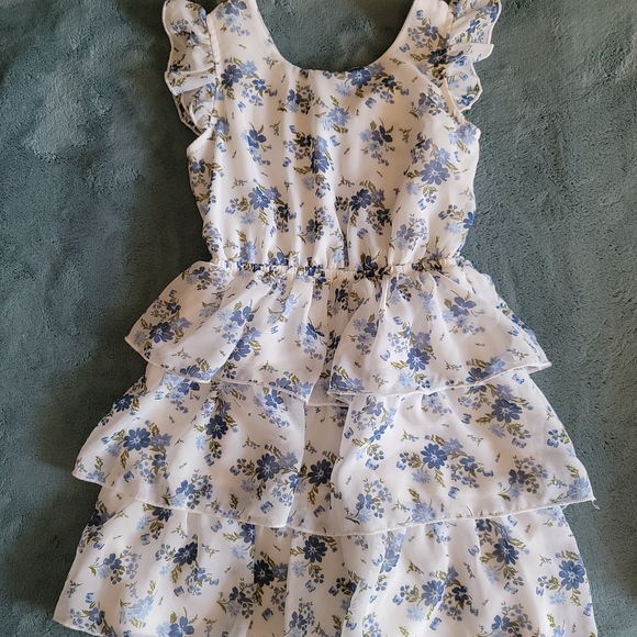 Assorted Girls' Dresses Collection - Picture 9 of 16